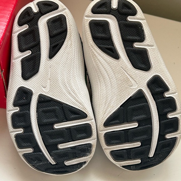 Nike Toddler - Picture 2 of 3